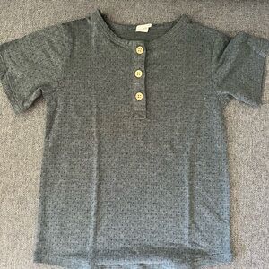 Kate Quinn bamboo tee 👕